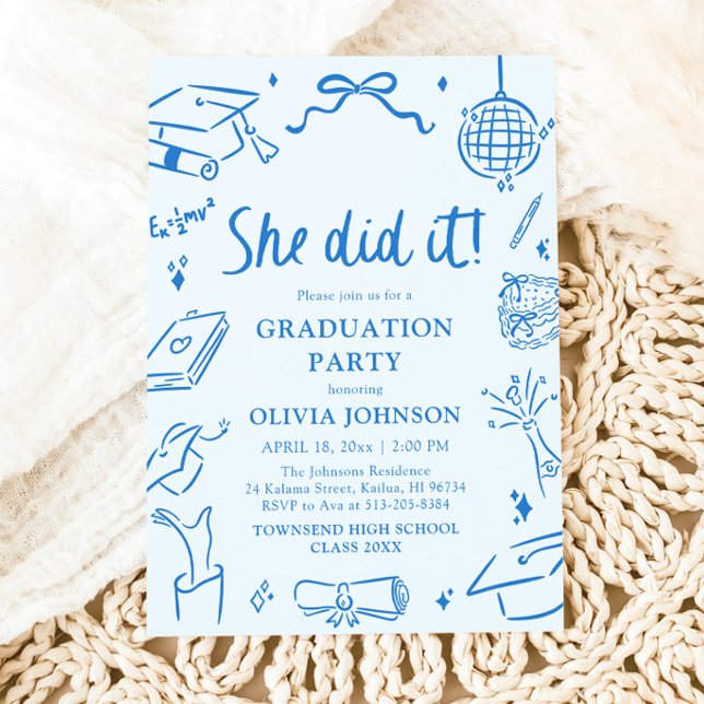 Moderne handgezeichnete Sie hat es gemacht Blaue A Einladung (Modern Hand Drawn She did it Graduation Party Invitation)