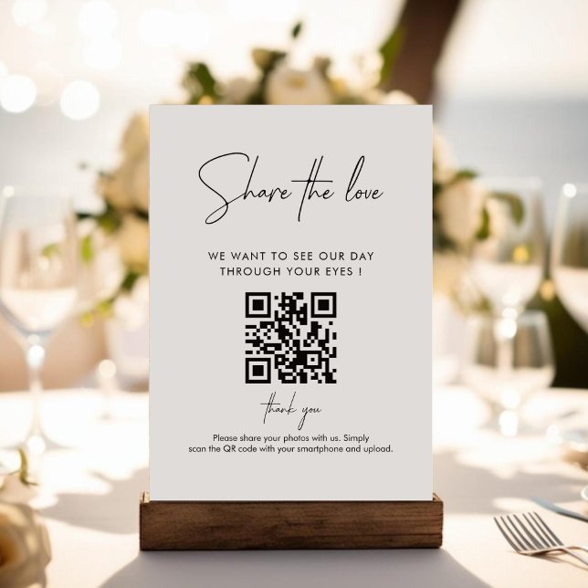 Moderne Handschrift erfassen den QR-Code der Liebe Begleitkarte (Von Creator hochgeladen)