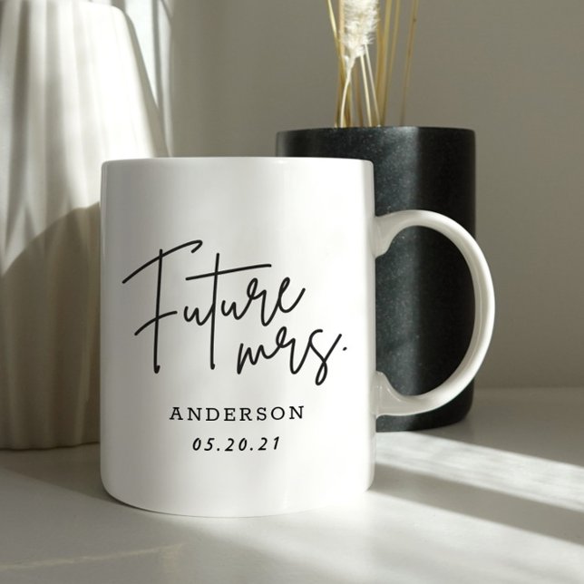 Moderne Handschrift Future Mrs. Verlobungsgeschenk Kaffeetasse (Von Creator hochgeladen)