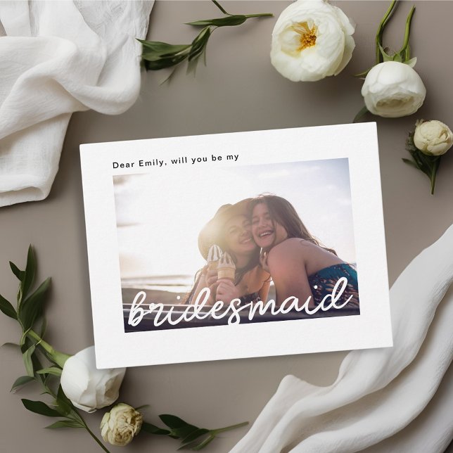 Moderne Handschrift wird meine Bridesmaid sein Einladungspostkarte (Von Creator hochgeladen)