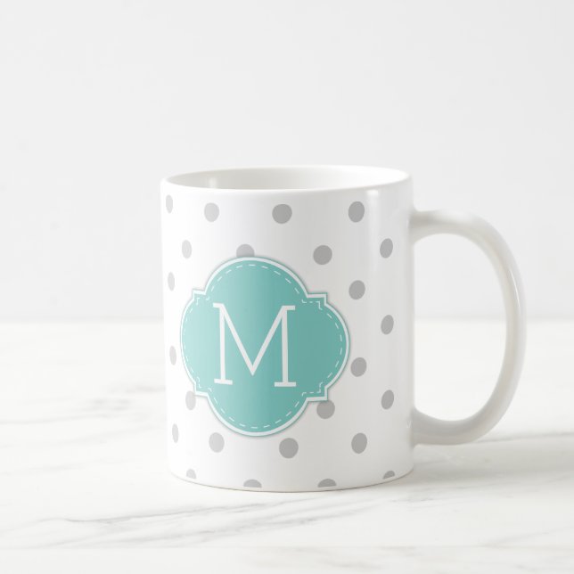 Moderne hellgraue Tupfen mit blauem Monogramm Tasse (Rechts)