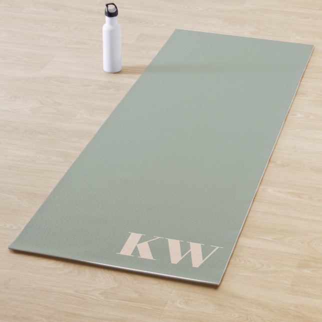 Moderne hellgrüne Monogramm-Initialen personalisie Yogamatte (Beispiel)