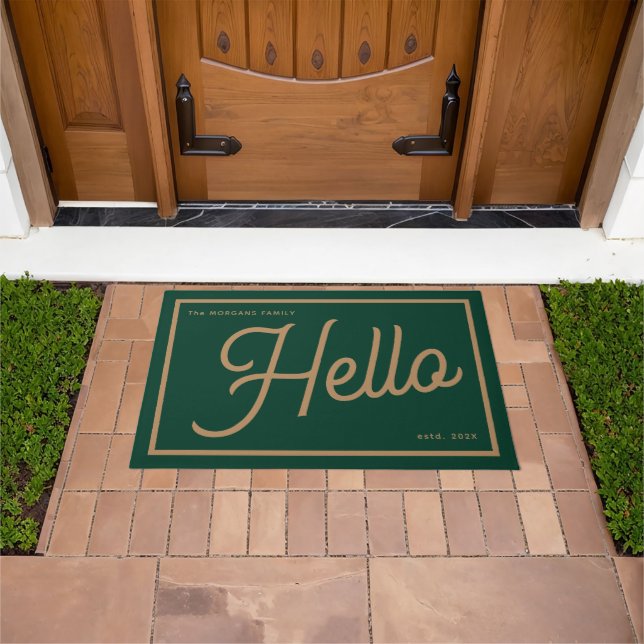 Moderne Hello Green Gold Script Familienname Fußmatte (Außenbereich)
