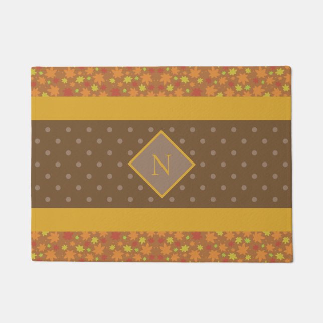 Moderne Herbstlaub Monogram Brown Polka Dot Fußmatte (Vorderseite)