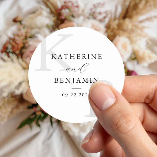 Moderne hite Monogram Minimalistisch Wedding Runder Aufkleber (Von Creator hochgeladen)