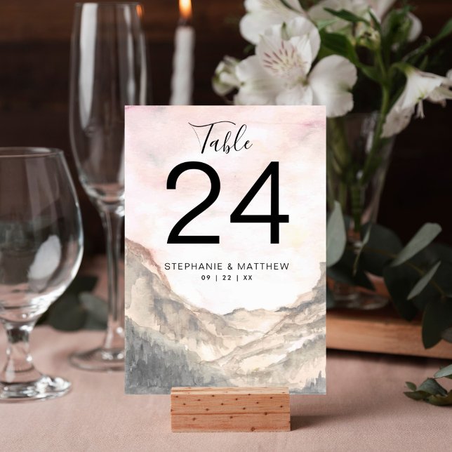 Moderne Hochzeit der Wasserfarben Tischnummer (Pink mountain watercolor rustic design table number card is perfect for your wedding reception.)