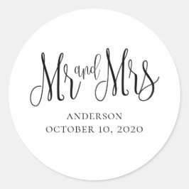 Moderne Hochzeit in Schwarz-Weiß. Mr. und mrs simp Runder Aufkleber