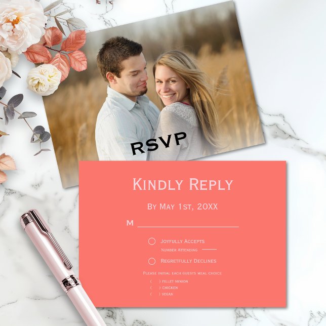 Moderne Hochzeit mit Korallen und rosa Foto RSVP Karte (Simple coral and pink modern wedding rsvp card with photo)