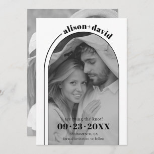 Moderne Hochzeit mit Schwarz-weißem Bogen und Foto Save The Date