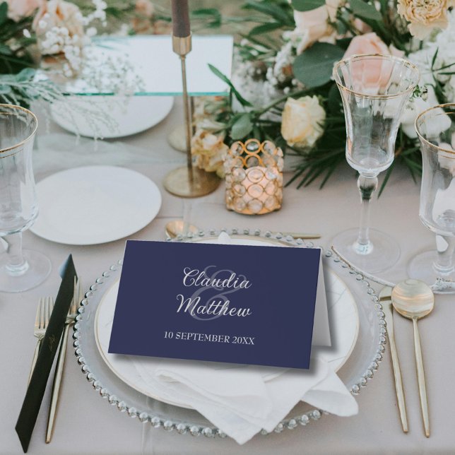 Moderne Hochzeit von Navy Blue und Silver Script Platzkarte (Modern Navy Blue and Silver Script Wedding Place Card (back))