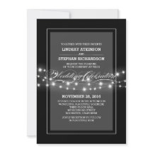 Moderne Hochzeitsfeier mit schwarzen Lichtern