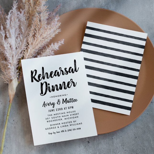 Moderne Hochzeitsprobe mit Brush Script Dinner-Ein Einladung (Von Creator hochgeladen)