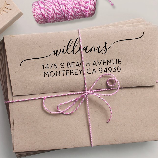 Moderne Hochzeitsskriptfamilie Name & Rücksendeadr Permastempel (Von Creator hochgeladen)