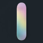 Moderne Holografen-Farbvariante aus Regenbogen Skateboard<br><div class="desc">Moderne Regenbogen pastellfarbene holografische Einhorn-Gefälle in Rosa,  Gelb,  Türkis und lila.</div>