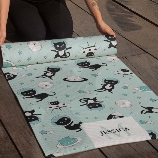 Moderne ich brauche mehr Platz Schwarze Katze Must Yogamatte (Von Creator hochgeladen)