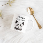Moderne ich Liebe, dass Sie viel schwarz und weiß  Zweifarbige Tasse<br><div class="desc">Unsere Kollektion umfasst eine Vielzahl von Produkten, die für herzliche und nachdenkliche Geschenke. Von gemütlichen Kissen bis hin zu stilvollen Totentaschen, können Sie die Liebe mit diesen herrlichen Pandas überall verteilen. Das minimalistische Design verleiht Ihrem Accessoire eine Touch von Eleganz und vermittelt gleichzeitig eine süße Botschaft. Egal ob Sie Ihren...</div>