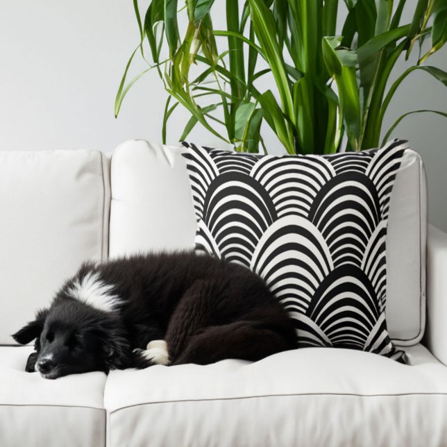 Moderne Jazzzeitalter roaring 20 Schwarz/Weiß Kissen (Pillow shown at approx 20 inch size. Dog not included.)