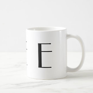 Moderne Kaffee-Schwarzweiss-Tasse des Monogramm-E Kaffeetasse