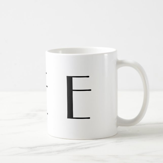 Moderne Kaffee-Schwarzweiss-Tasse des Monogramm-E Kaffeetasse (Rechts)