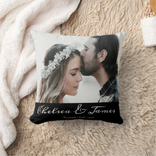 Moderne Kalligrafie-Overlap-Foto Couple Wedding Kissen