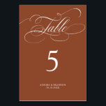 Moderne Kalligraphie Zeitlos Terracotta Hochzeit Tischnummer<br><div class="desc">Ein zeitloses Dessert aus Terracotta und eine elegante Hochzeitskalligraphie-Tischnummer auf klassischem Hintergrund,  die sich perfekt für eine formale und anspruchsvolle Hochzeitsfeier eignet. Für die Anpassung oder weitere Produkte mit diesem Design,  bitte kontaktieren Sie mich.</div>