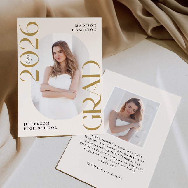 Moderne Klasse 2025 Gold Grad 2 Foto Abschluss Ankündigung (Von Creator hochgeladen)