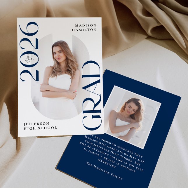 Moderne Klasse 2025 Navy Grad 2 Foto Abschluss Ankündigung (Von Creator hochgeladen)