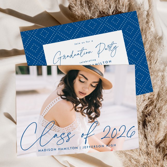 Moderne Klasse der Blue Script Graduation Party 20 Einladung (Von Creator hochgeladen)