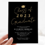 Moderne Klasse der Graduiertengruppe 2023 Einladung<br><div class="desc">Moderne Black Gold Class 2023 Graduate Cap Hat Grad Graduation Party</div>