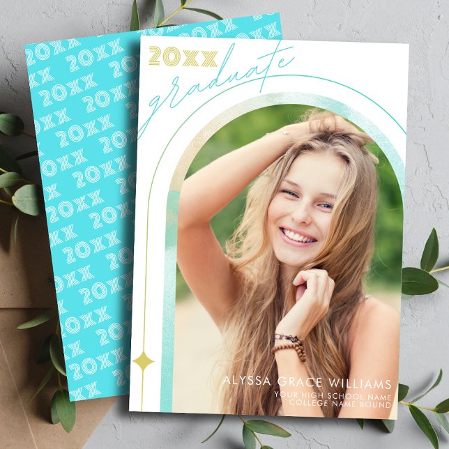 Moderne Klasse des Fotos mit Hochschulabschluss Ankündigung (Von Creator hochgeladen)