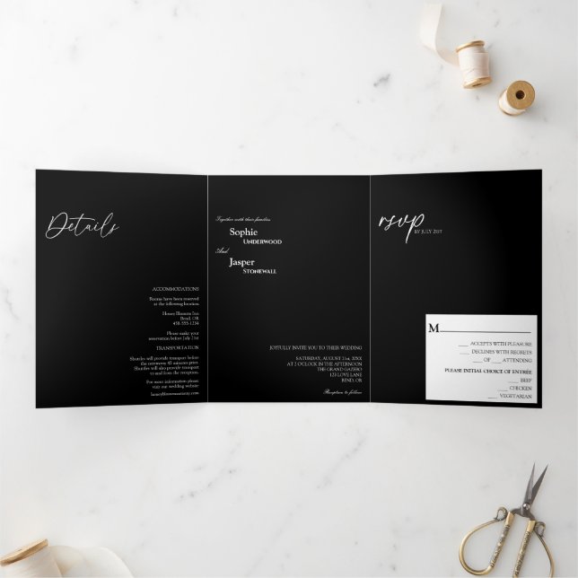 Moderne klassische Black Tri-Fold Hochzeit Einladu Dreifach Gefaltete Einladung (Innenseite)