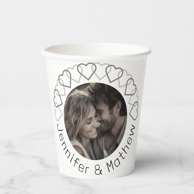 Moderne klassische Minimalistische Typografie Pappbecher (Vorderseite)