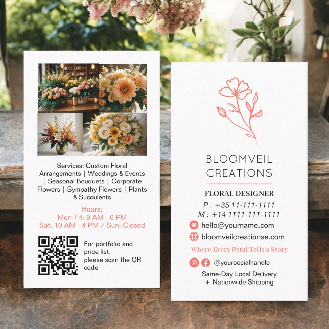 Moderne korallenminimalistische Fotos qr Visitenkarte (Modern coral minimalist florist photos qr code business card)