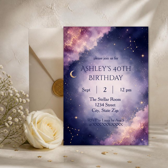 Moderne Kosmische 40. Geburtstagseinladung Einladung (Sophisticated purple galaxy invitation customized for elegant 40th birthday celebrations.)