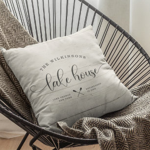 Moderne Lake House Familienname Brush Script Holz Kissen