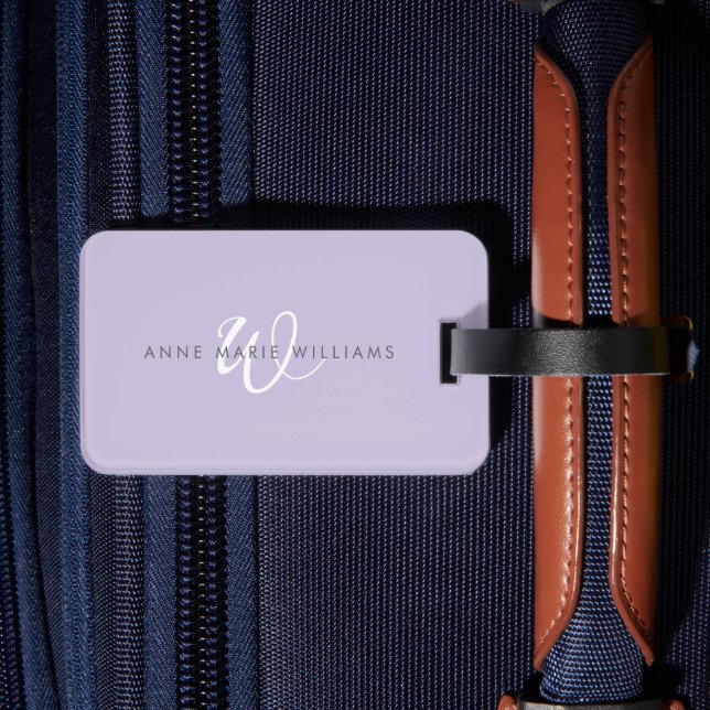 Moderne Lavendel Weiße Schrift Monogramm Gepäckanhänger (Rückseite Insitu 2)