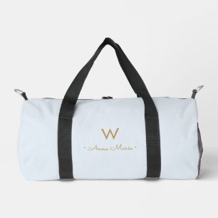 Moderne leichte Staubblau-Gold-Schriftmonogramm Duffle Bag