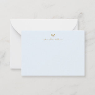 Moderne leichte Staubblau-Gold-Schriftmonogramm Mitteilungskarte