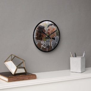 Moderne Liebe Benutzerdefiniertes Hochzeitsfoto Pa Runde Wanduhr