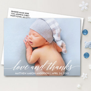 Moderne Liebe der Kalligraphie und dank Baby Foto Postkarte