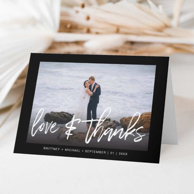 Moderne Liebe mit Handschrift und dank Black Dankeskarte (A simple and elegant way to say thank you with a personal touch by adding a wedding photo.)