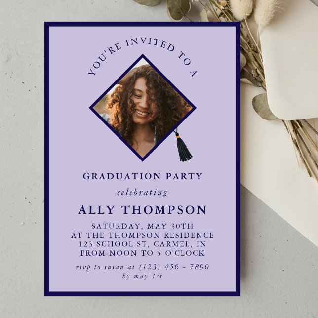 Moderne lila Fotorahmen-Abschlussfeier Einladung (Modern Purple Photo Frame Graduation Party Invitation)