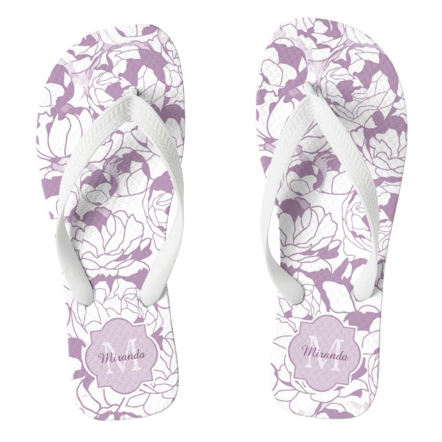 Moderne Lila Girl-Monogramm mit Namen Flip Flops (Fußbett)