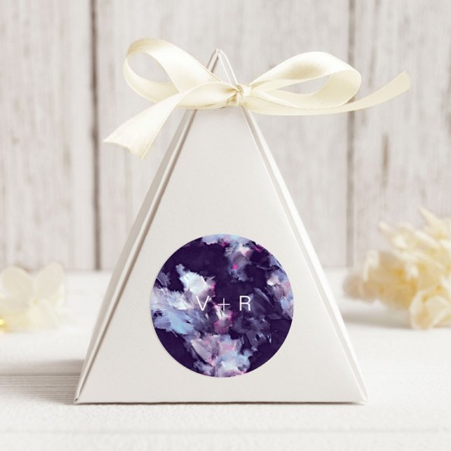 Moderne Lila Pinselstriche Monogram Wedding Runder Aufkleber (Von Creator hochgeladen)