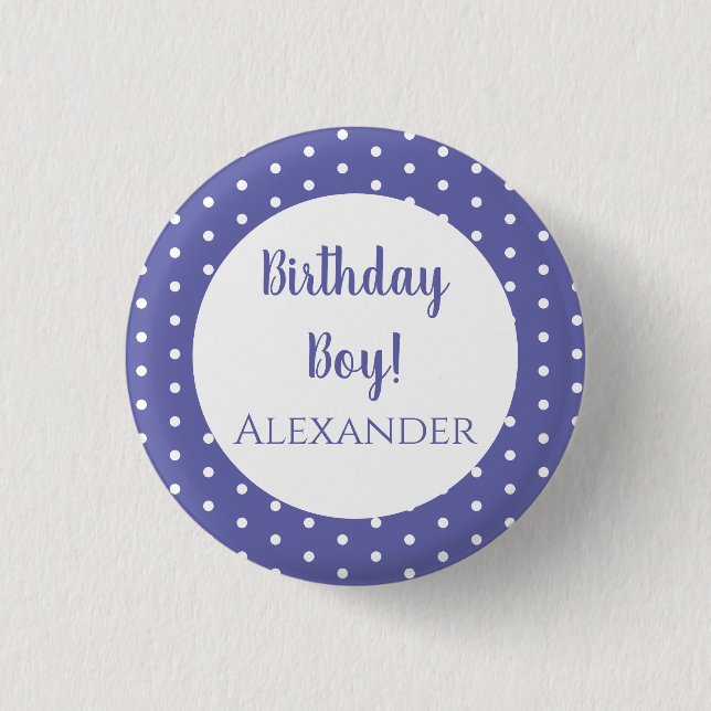 Moderne Lila Polka Dots Name Birthday Boy Button (Vorderseite)