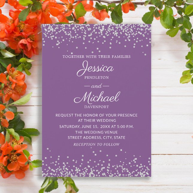 Moderne Lila Silberhochzeit Einladung (Elegant purple wedding invitation with silver glitter)