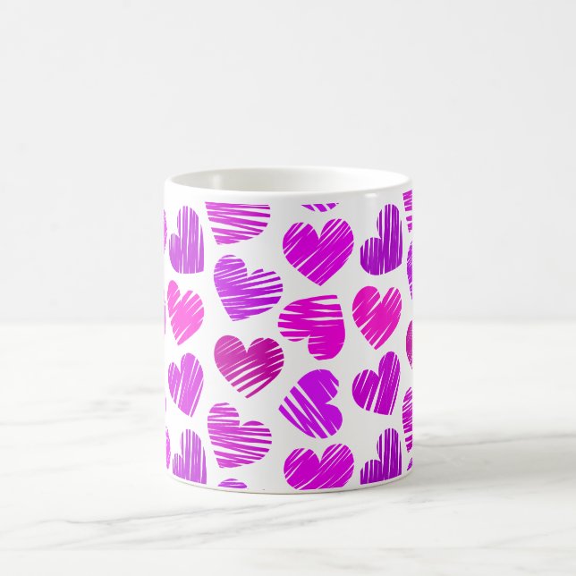 Moderne Lila und rosa Doodled Hearts Valentine Kaffeetasse (Mittel)