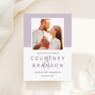 Moderne lila violette Monogramm-Hochzeitsfotografi Save The Date