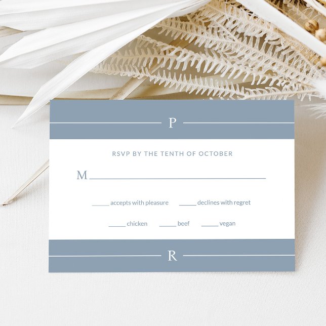 Moderne Linien und Monogramme | Dusty Blue Wedding RSVP Karte (Von Creator hochgeladen)