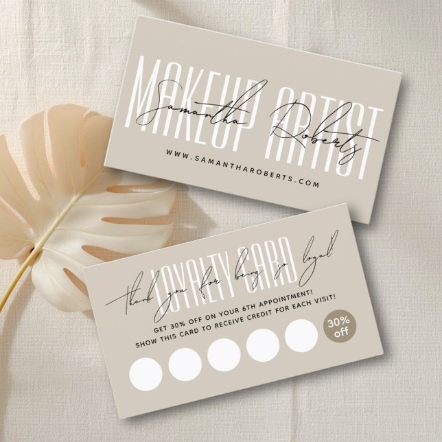 Moderne Make-up-Artist-Script-Typografie beige Treuekarte (Von Creator hochgeladen)